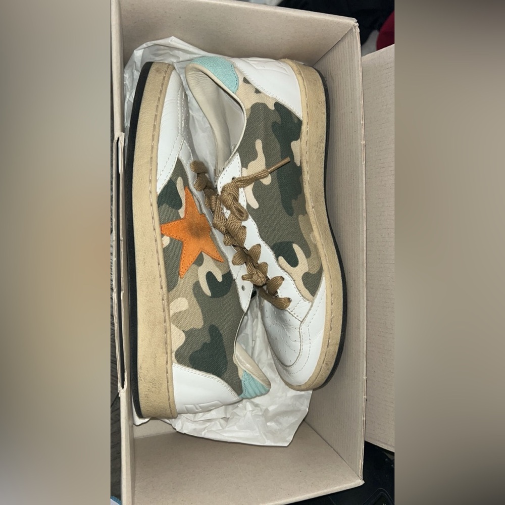Golden Goose Sneakers